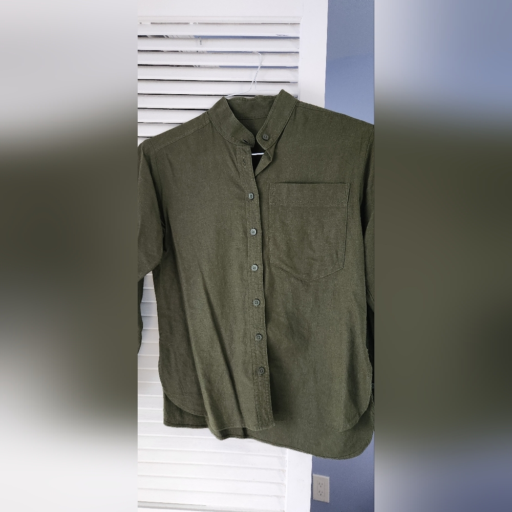 Banana Republic Olive Green Button-Up Linen Shirt